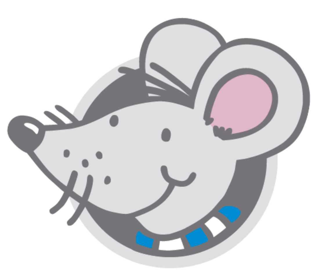 Cartoon Illustration eines lächelnden grauen Mauskopfes mit großen rosa Ohren, einem blau-weiß gestreiften Kragen und einem runden grauen Hintergrund. Die Maus hat einen freundlichen Ausdruck und einfache, fette Umrisse.