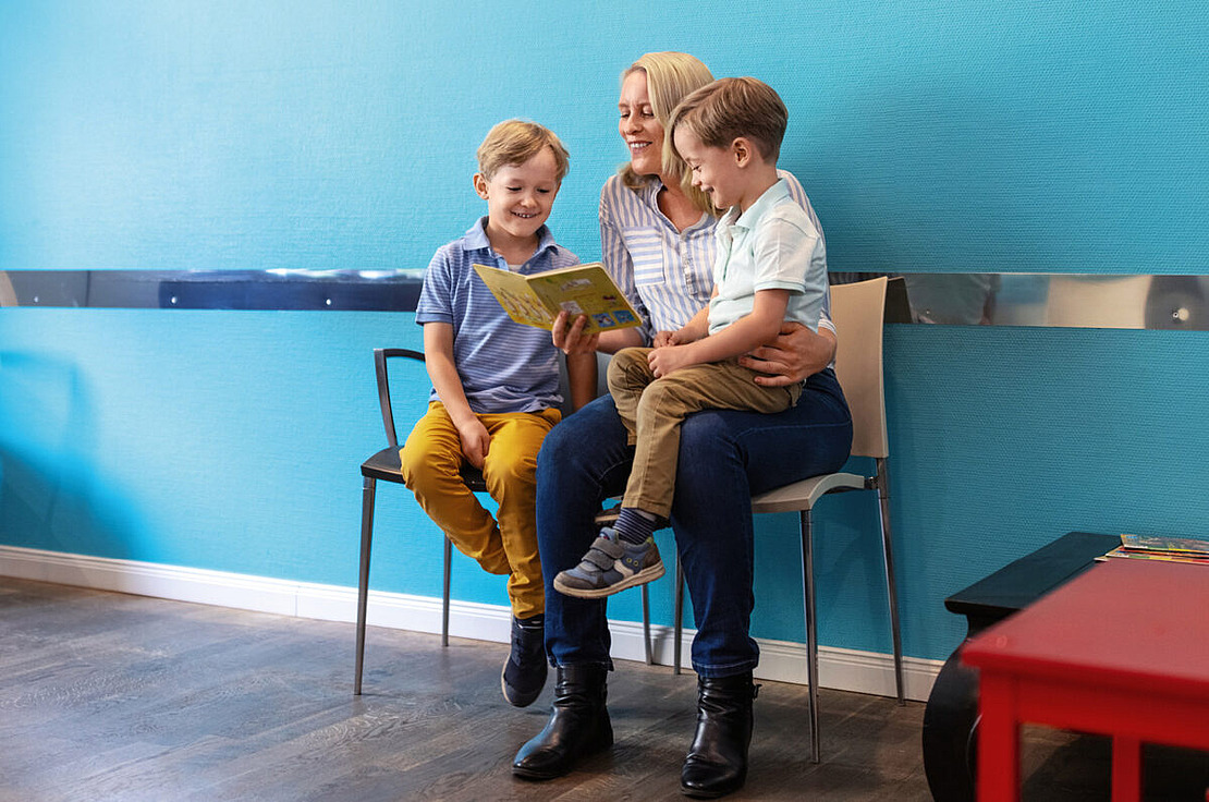 Bilderbücher vorlesen hilft Kindern, Sprachkompetenz zu erwerben.