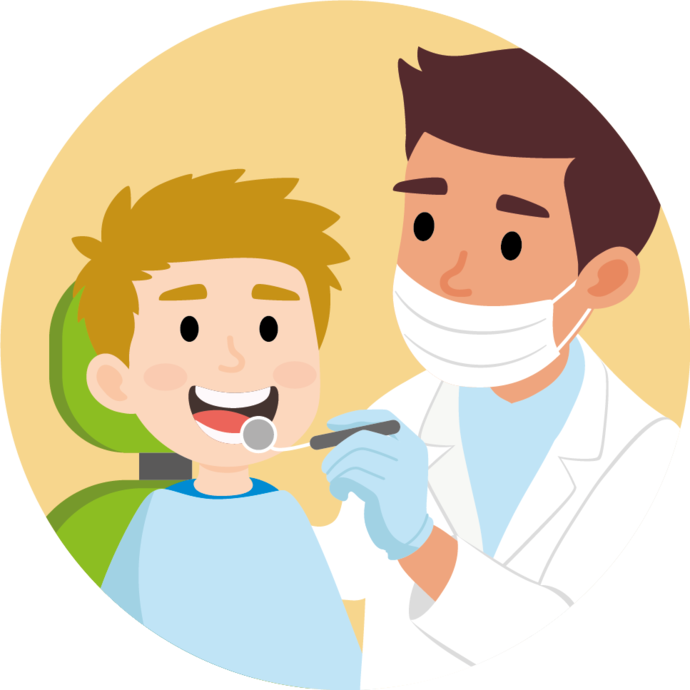 Ein Zahnarzt mit Maske und Handschuhen untersucht die Zähne eines lächelnden Jungen mit einem Zahnarztspiegel in einer hell erleuchteten Praxis.